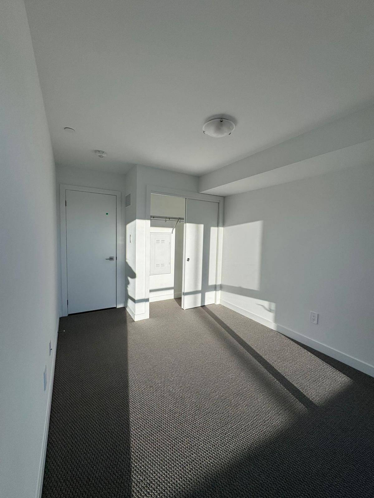 Brampton, ON L7A 5A7,25 Romilly AVE #06