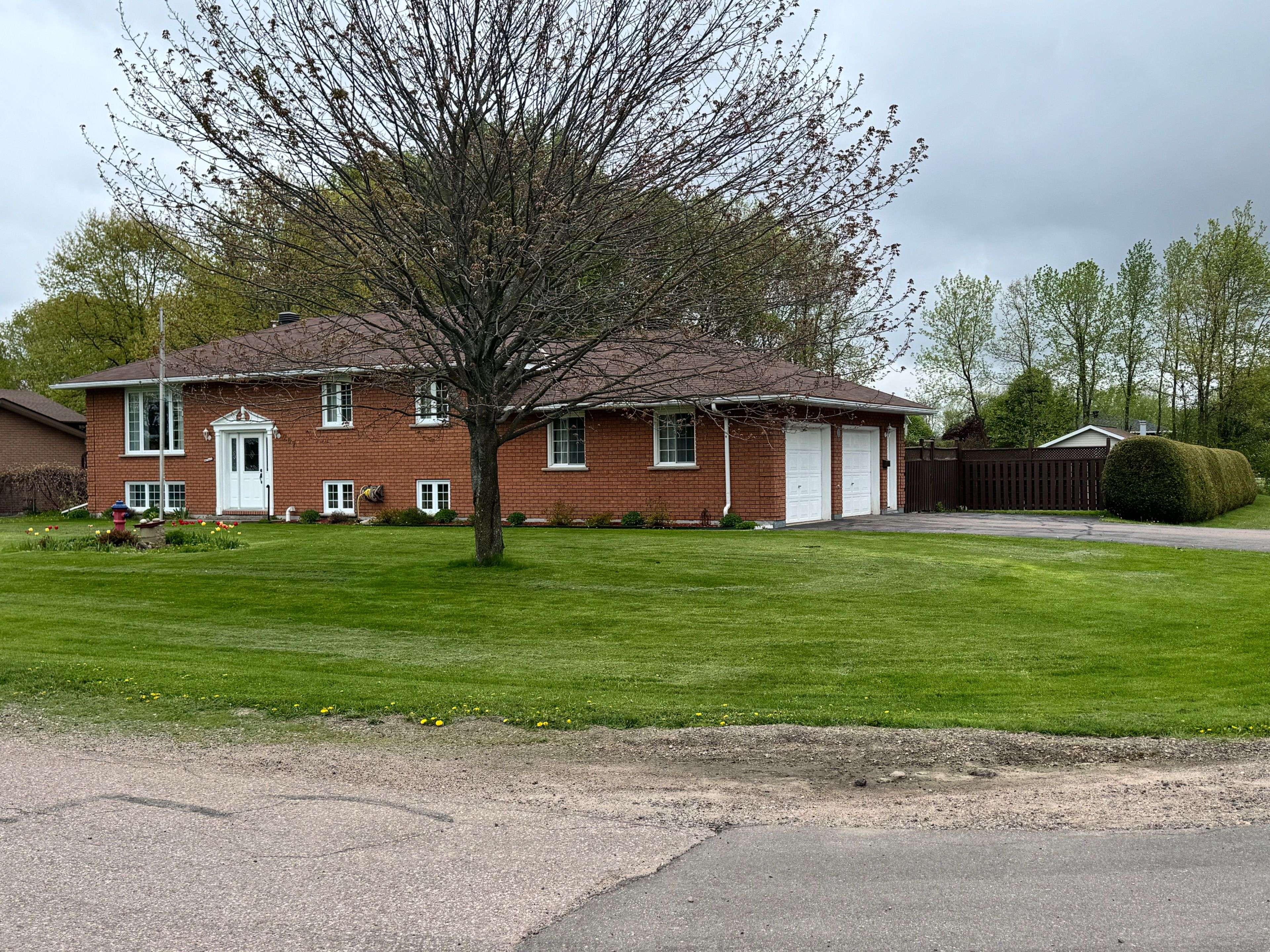 Laurentian Valley, ON K8B 1B4,207 Martha AVE