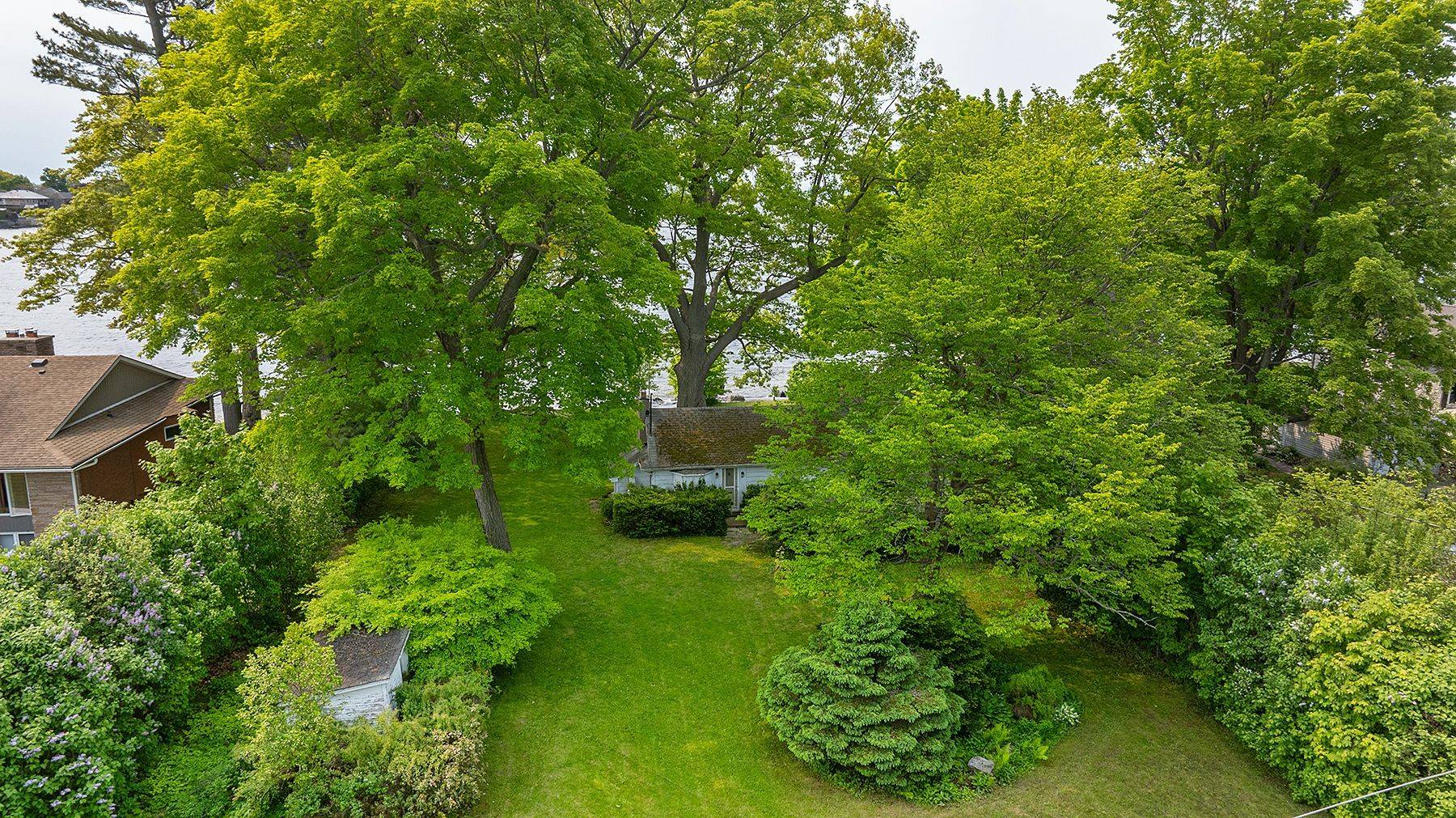 Kingston, ON K7M 4J6,10 Lakeshore BLVD