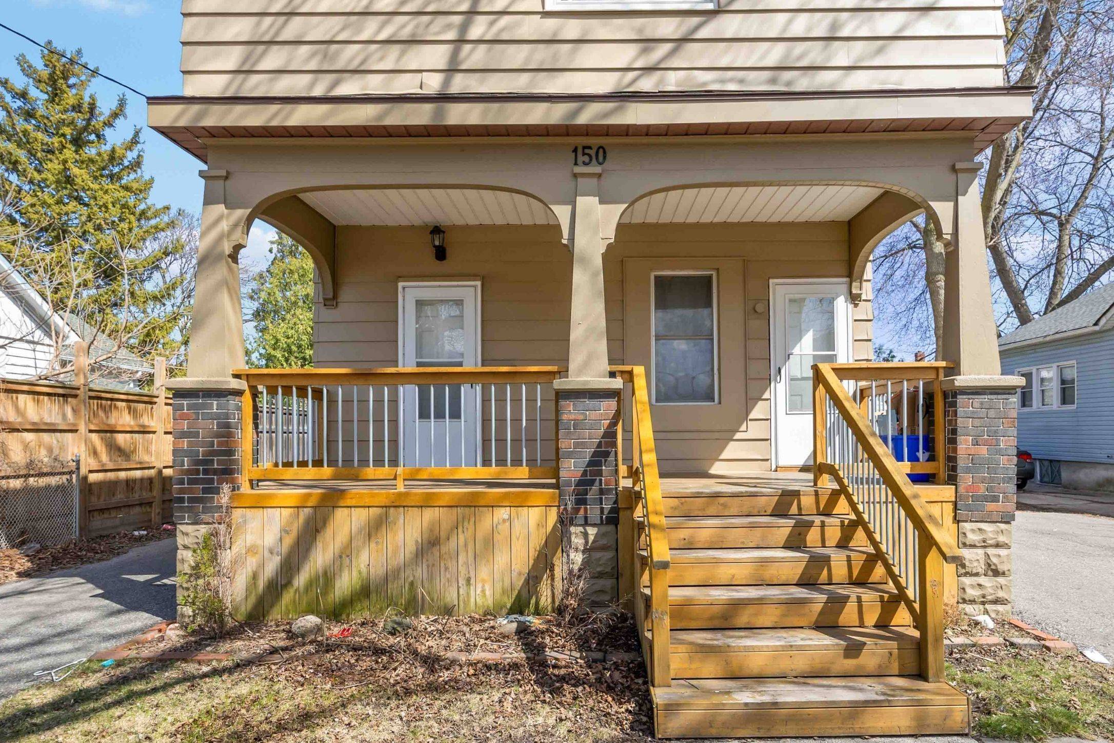 Sarnia, ON N7T 6B3,150 College AVE N
