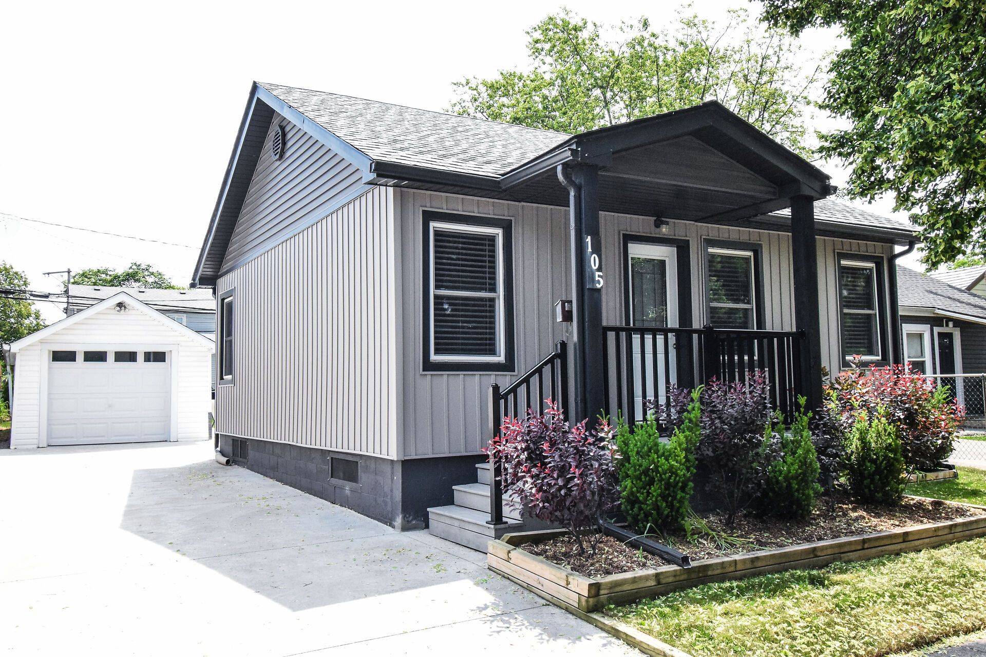 Welland, ON L3B 2J6,105 MCARTHUR AVE