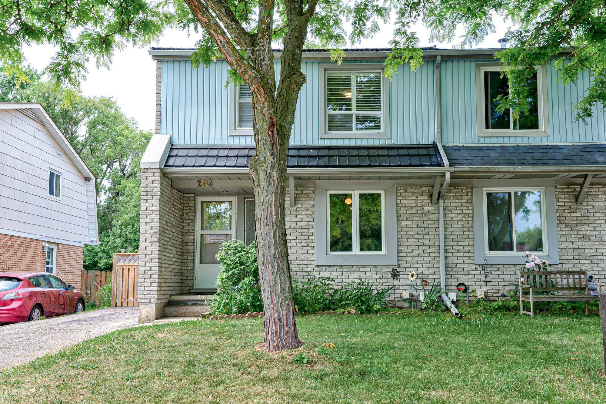 Cambridge, ON N1R 6G2,204 Ferguson AVE