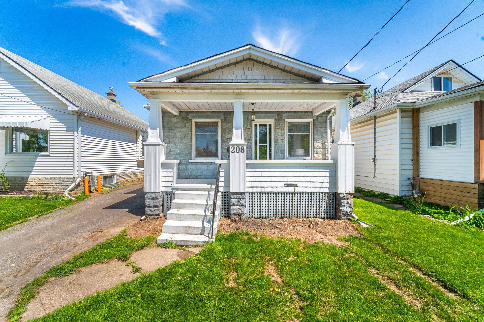 St. Catharines, ON L2R 5Z1,208 Lake ST