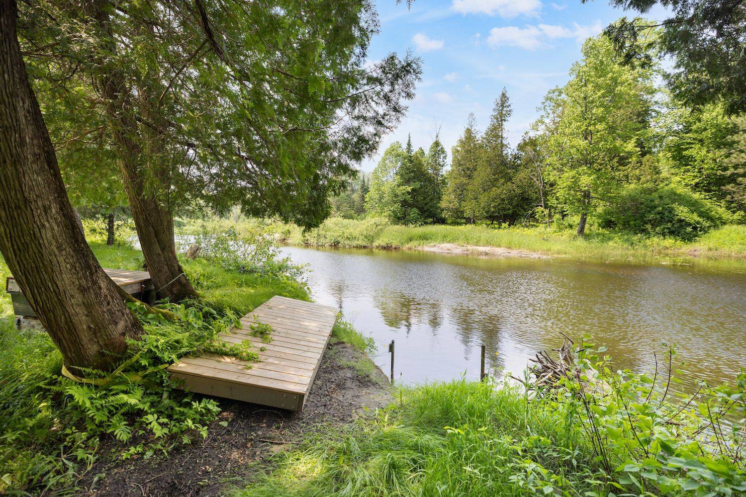 Lanark Highlands, ON K0G 1K0,115 Clyde LN