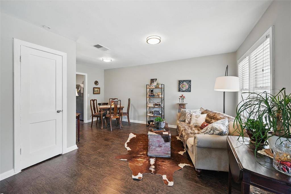 Fort Worth, TX 76111,2333 Bird Street