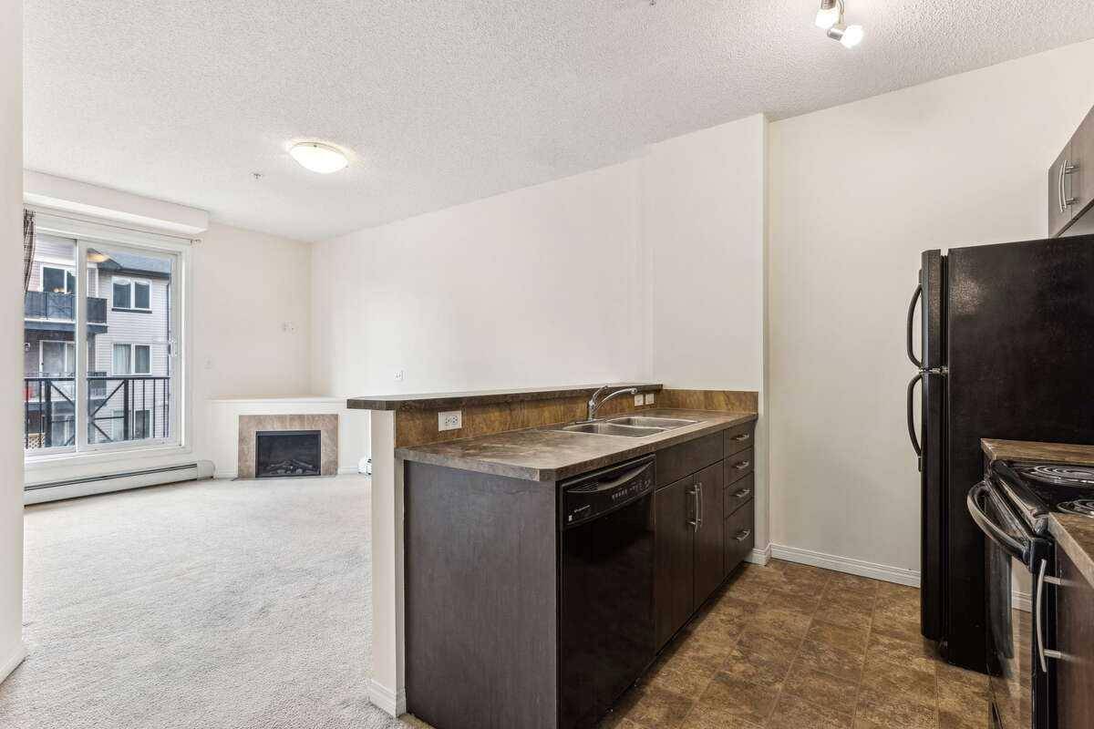 Calgary, AB T2A 1B7,1727 54 ST SE #332