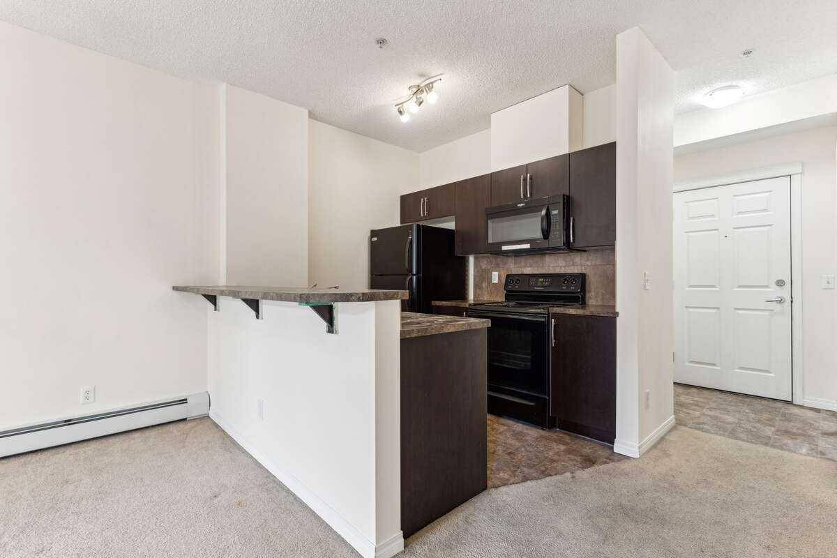 Calgary, AB T2A 1B7,1727 54 ST SE #332