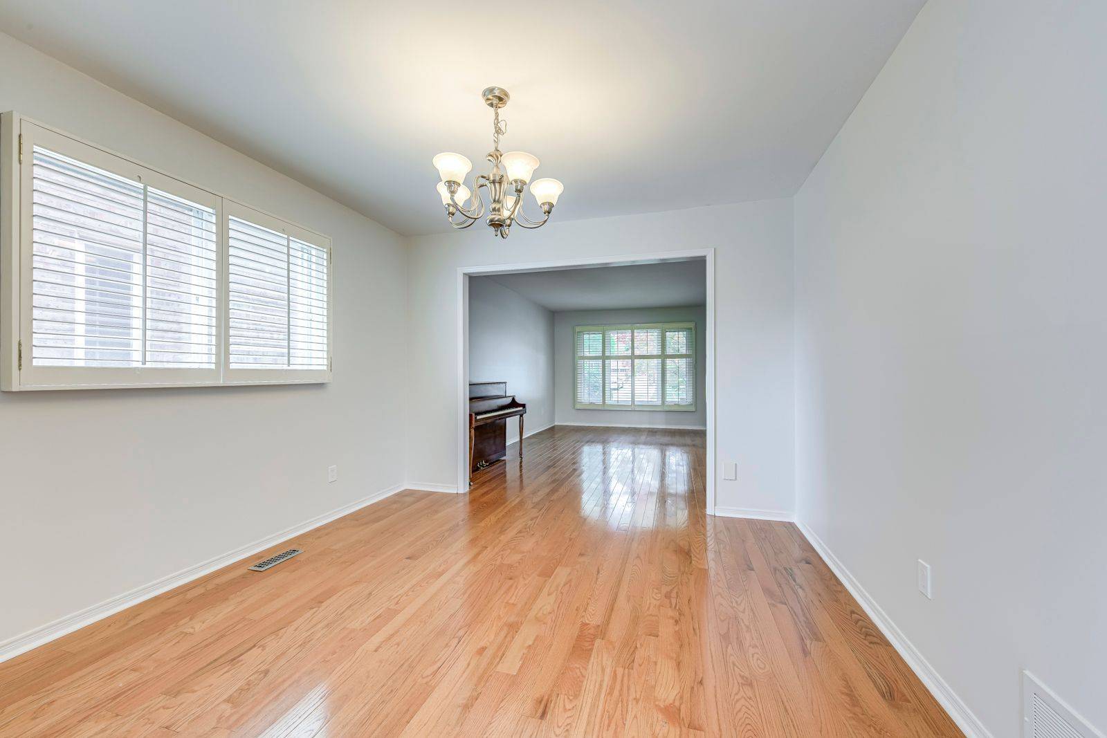 Mississauga, ON L5M 3B9,4511 Sedgefield RD