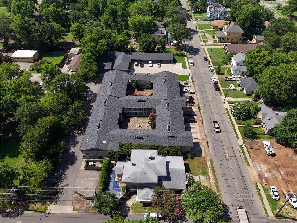 Paris, TX 75460,805 & 825 S Main Street