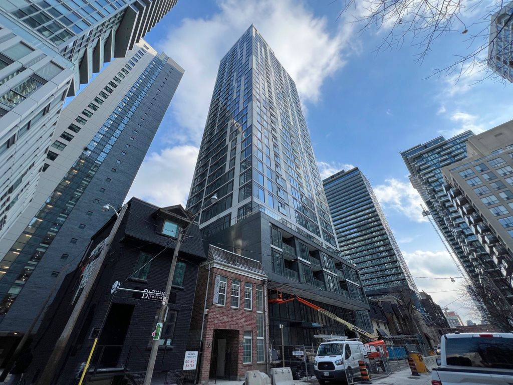Toronto C08, ON M5B 0E5,65 Mutual ST #1805