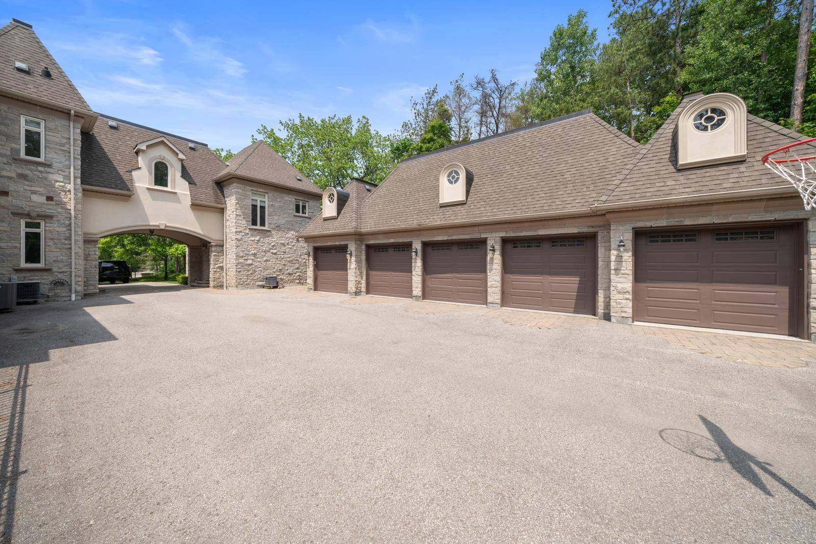 Whitchurch-stouffville, ON L4A 2L4,55 Greenvalley CIR
