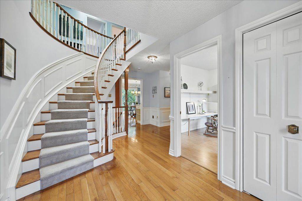 Burlington, ON L7P 4P4,2025 Foster CT