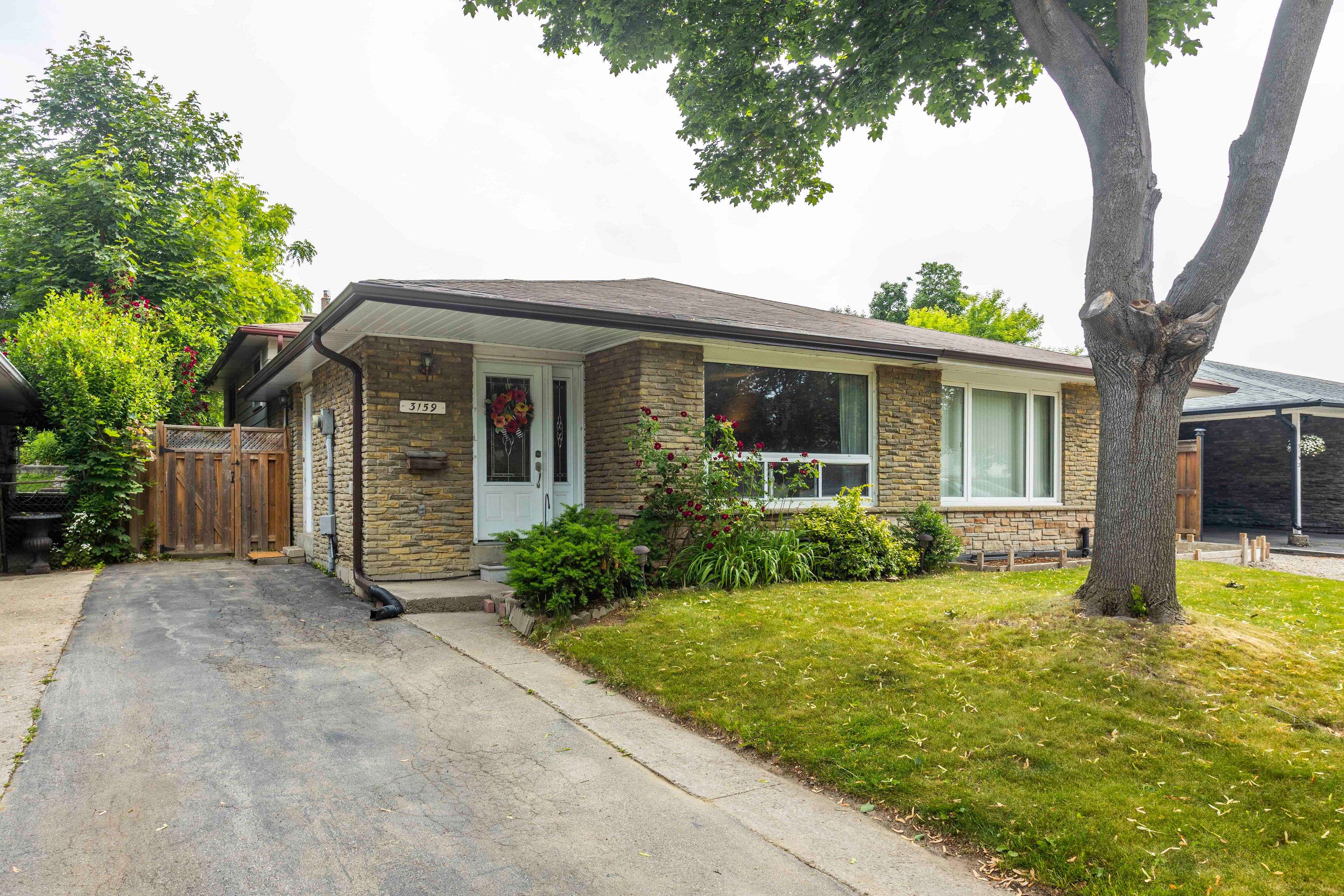 Mississauga, ON L4Y 3C5,3159 Corrigan DR