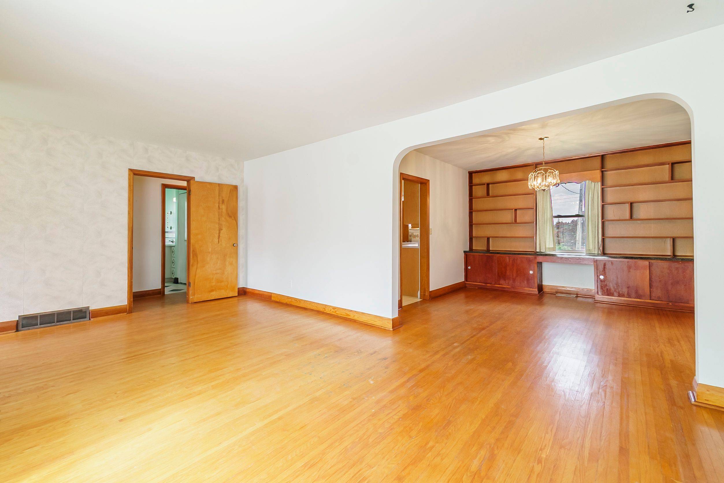 Peterborough West, ON K9J 6S3,1486 Glencairn AVE