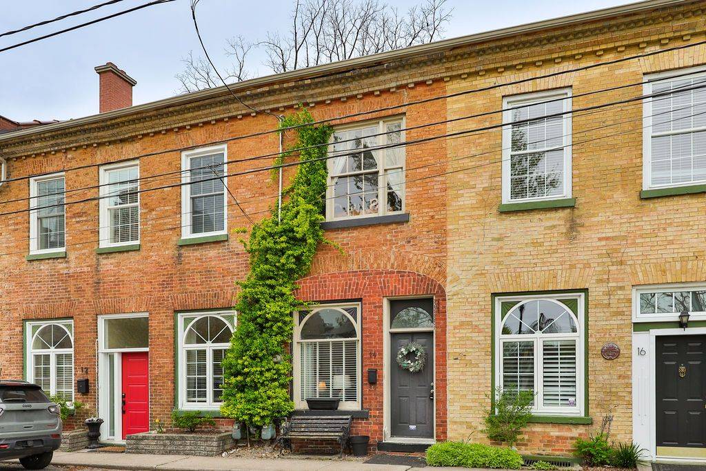 Hamilton, ON L9H 2E8,14 Hatt ST