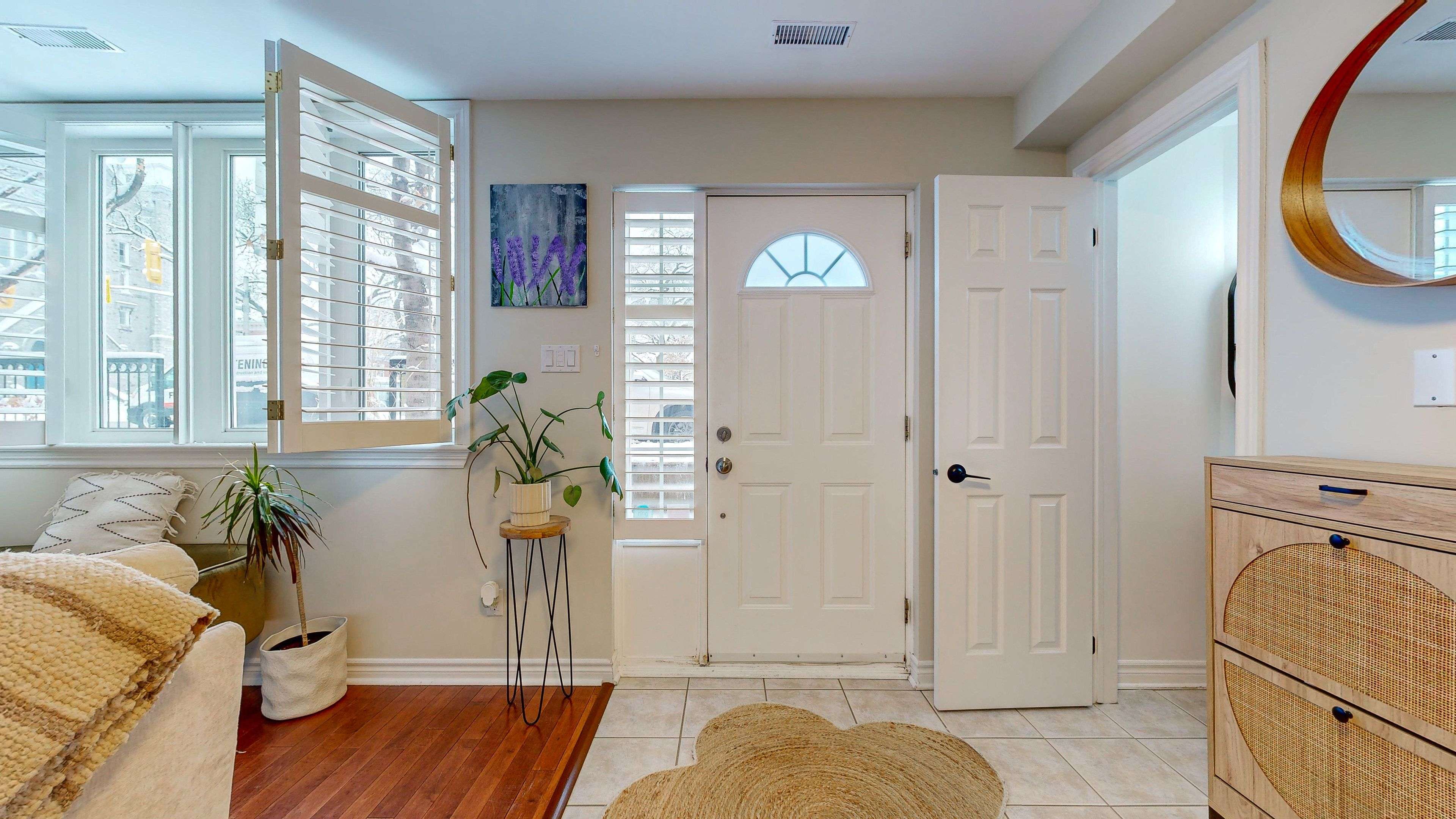 Lower Town - Sandy Hill, ON K1N 8W6,245 Cumberland ST #4
