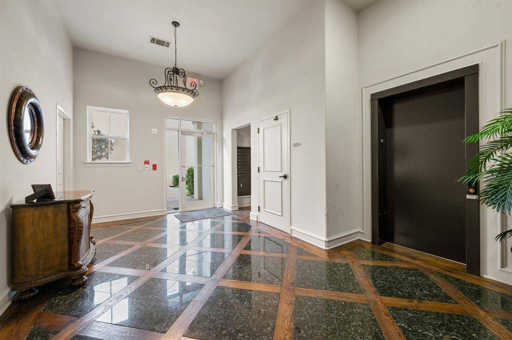 Colleyville, TX 76034,33 Main Street #220