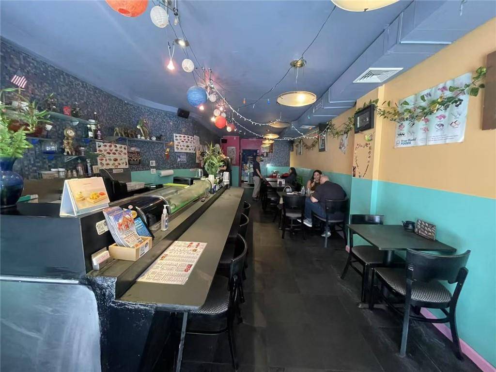 New York, NY 10012,273 Mott ST