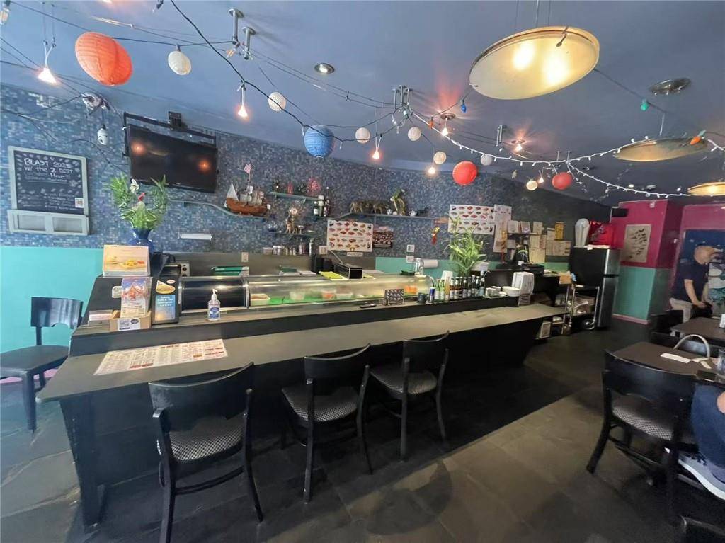 New York, NY 10012,273 Mott ST