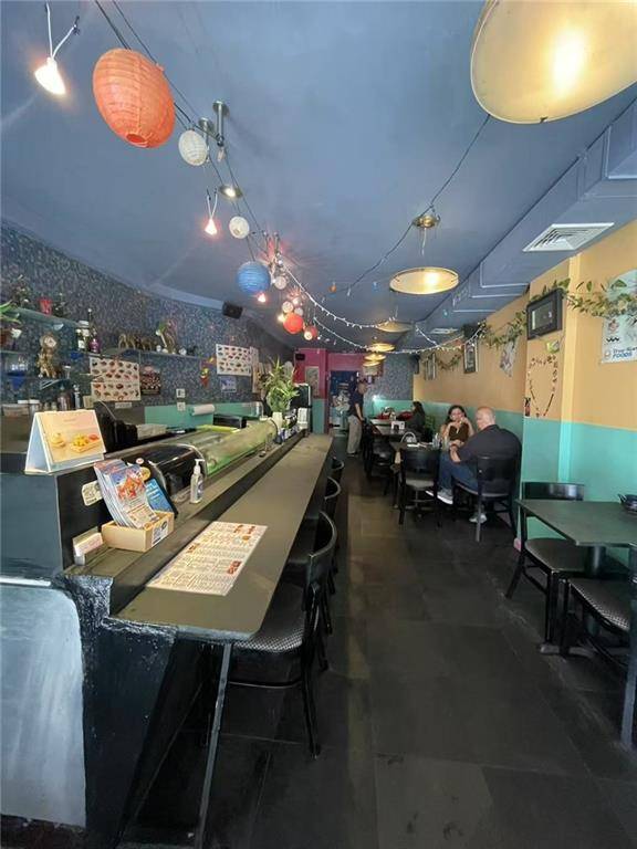 New York, NY 10012,273 Mott ST