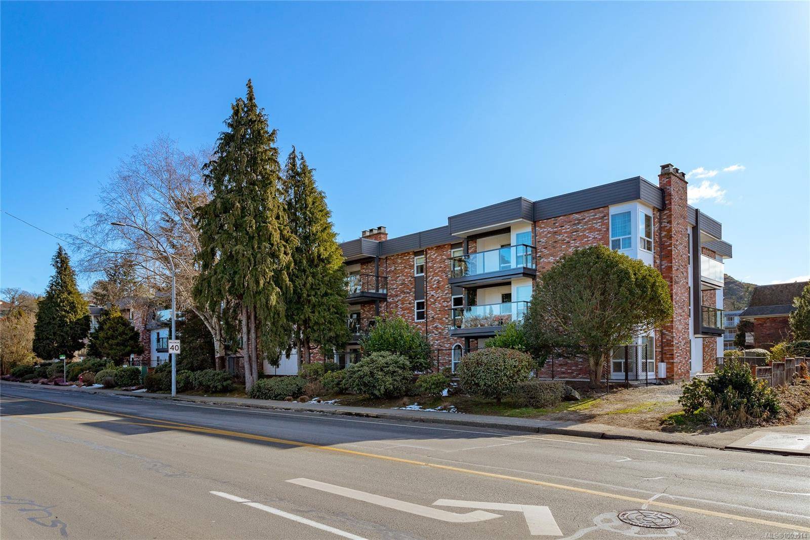 Saanich, BC V8P 2P8,1725 Cedar Hill Cross Rd E #203