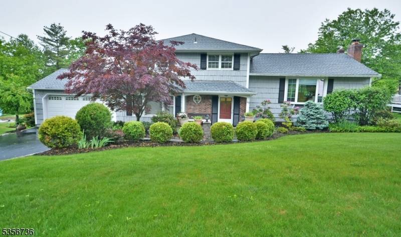 Livingston Twp., NJ 07039,41 N Baums Ct #1