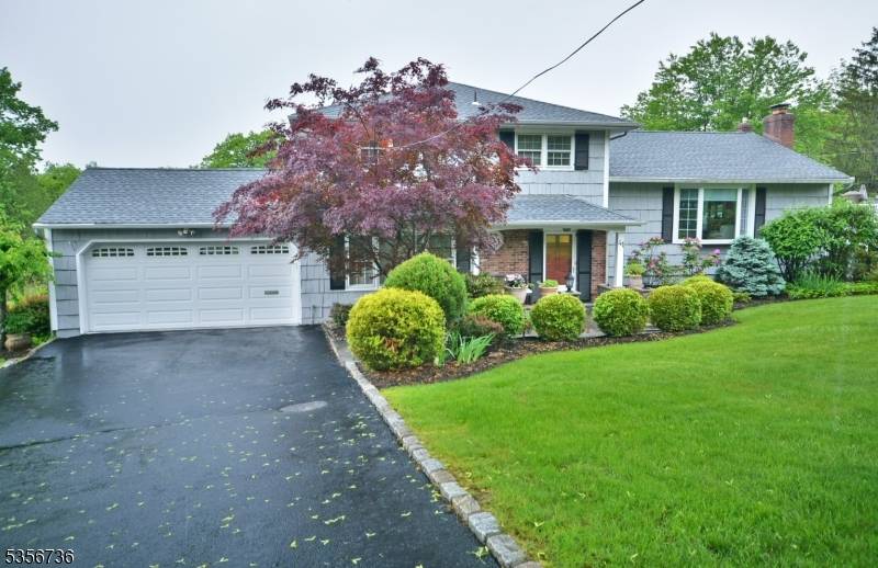 Livingston Twp., NJ 07039,41 N Baums Ct #1