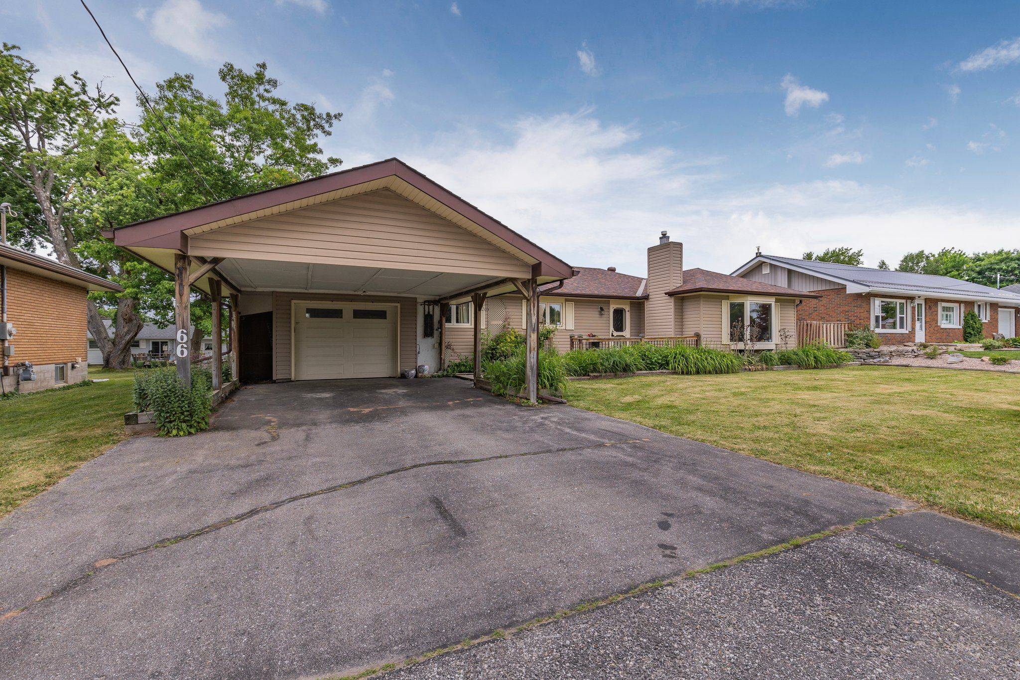 Springwater, ON L0L 1P0,66 Queen ST E