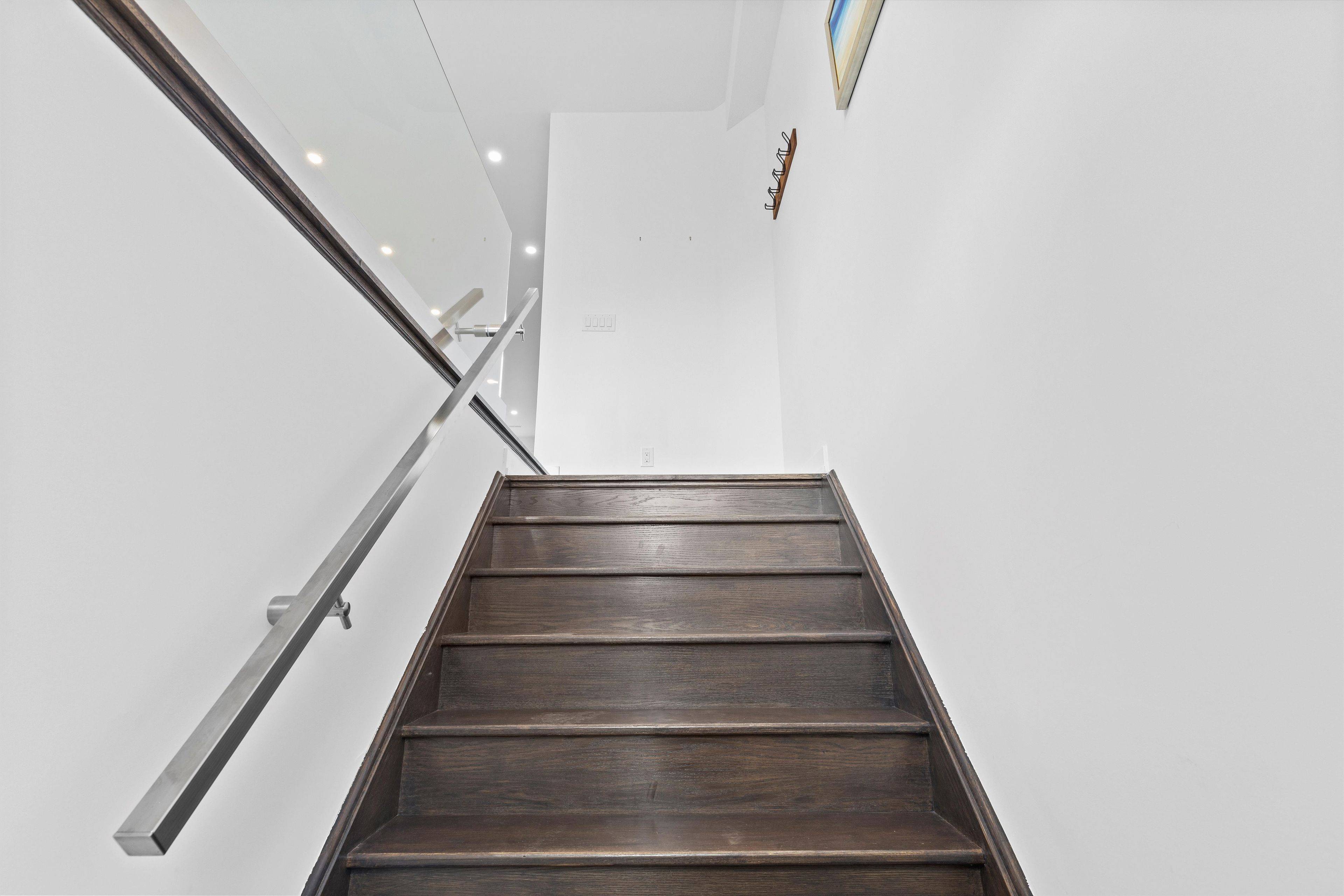 Toronto W03, ON M6E 4M3,609A Harvie AVE