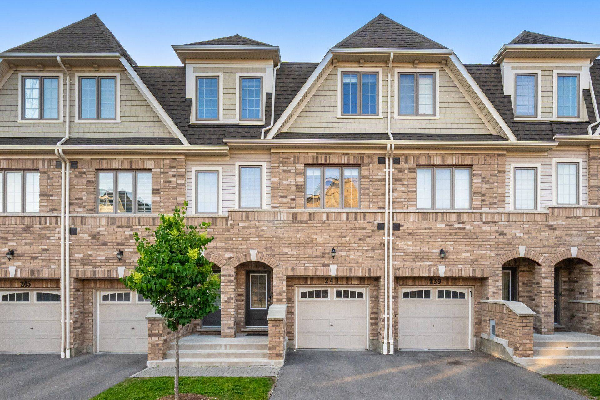 Oshawa, ON L1L 0P9,241 DANZATORE PATH