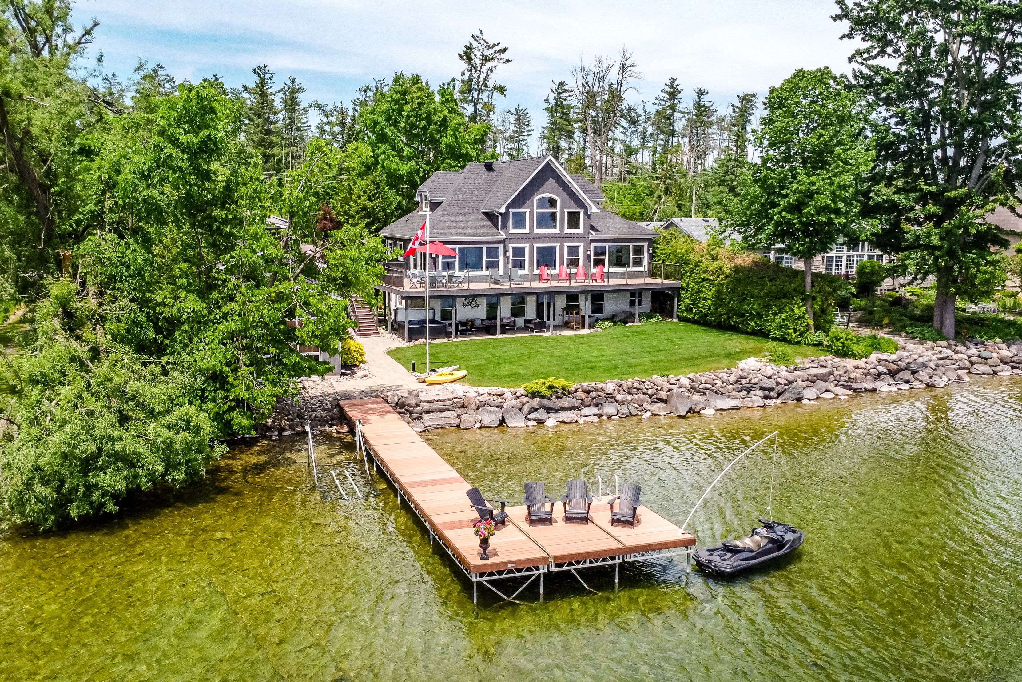 Oro-medonte, ON L0L 2E0,21 Lakeshore RD E