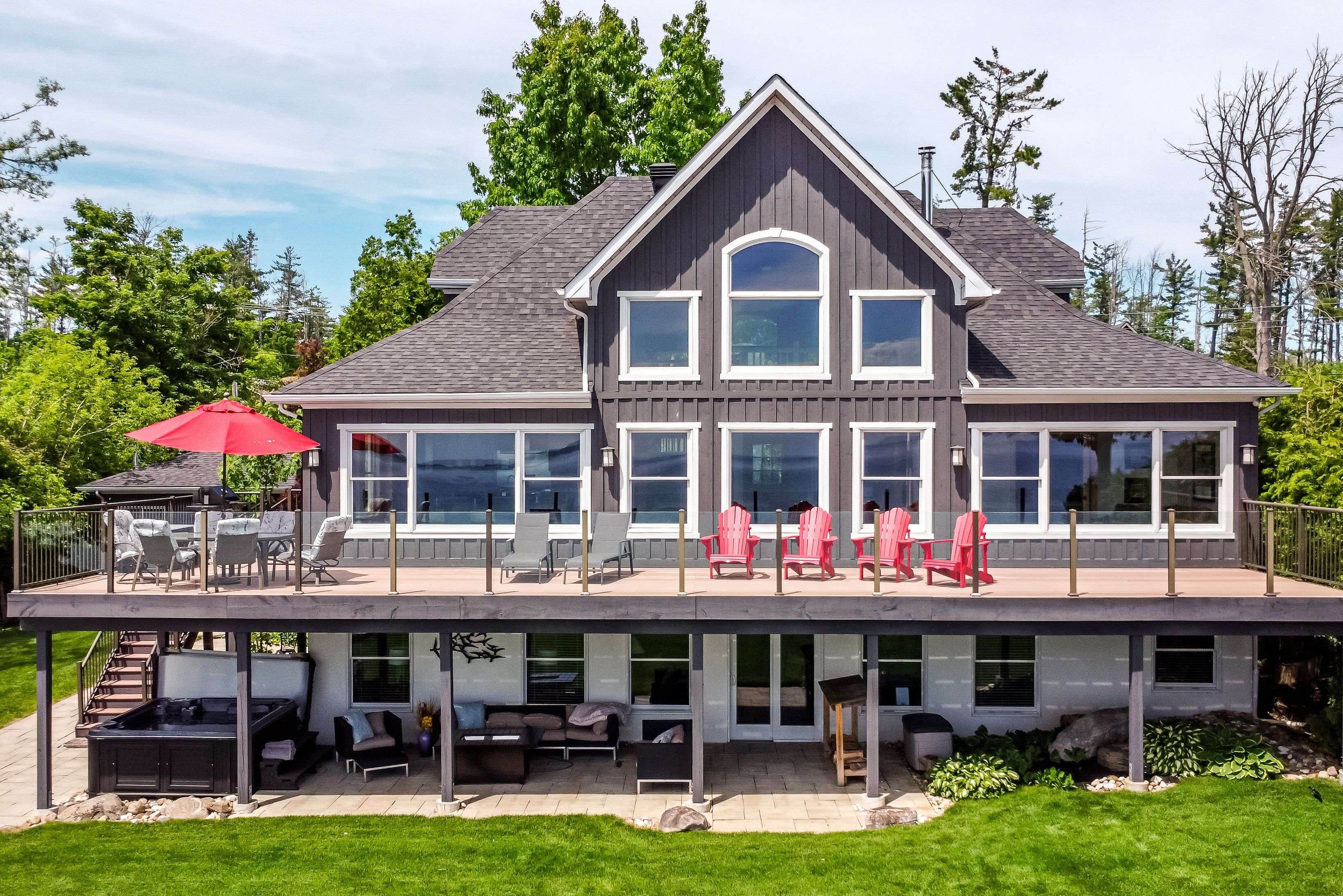 Oro-medonte, ON L0L 2E0,21 Lakeshore RD E