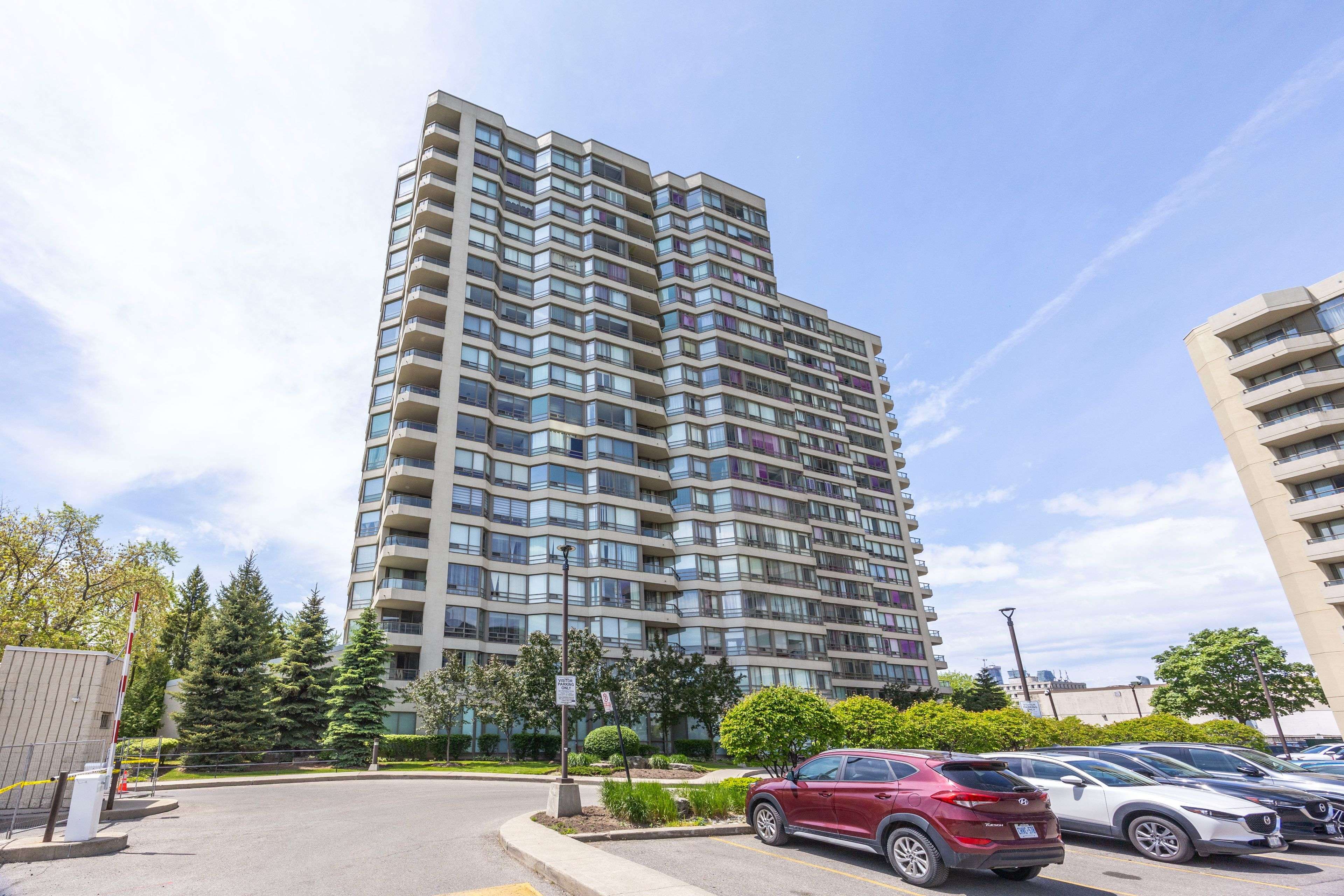 Mississauga, ON L5A 4G5,75 King ST E #1403