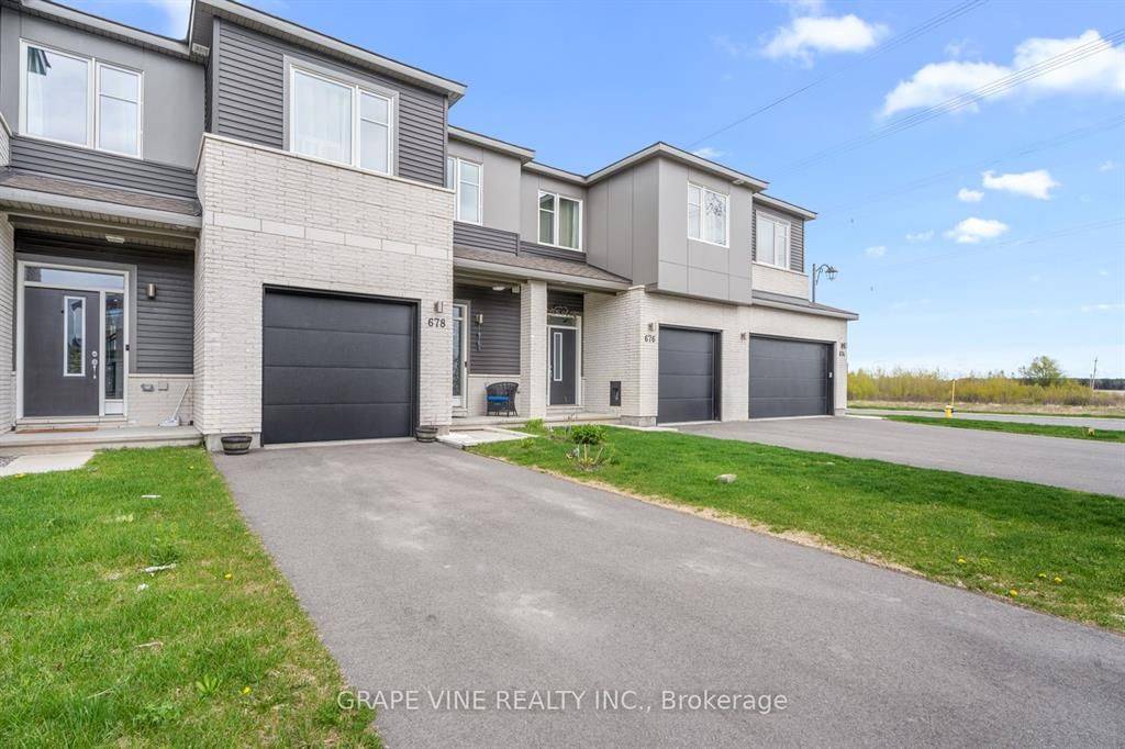 Stittsville - Munster - Richmond, ON K2S 2W5,678 Taliesin CRES