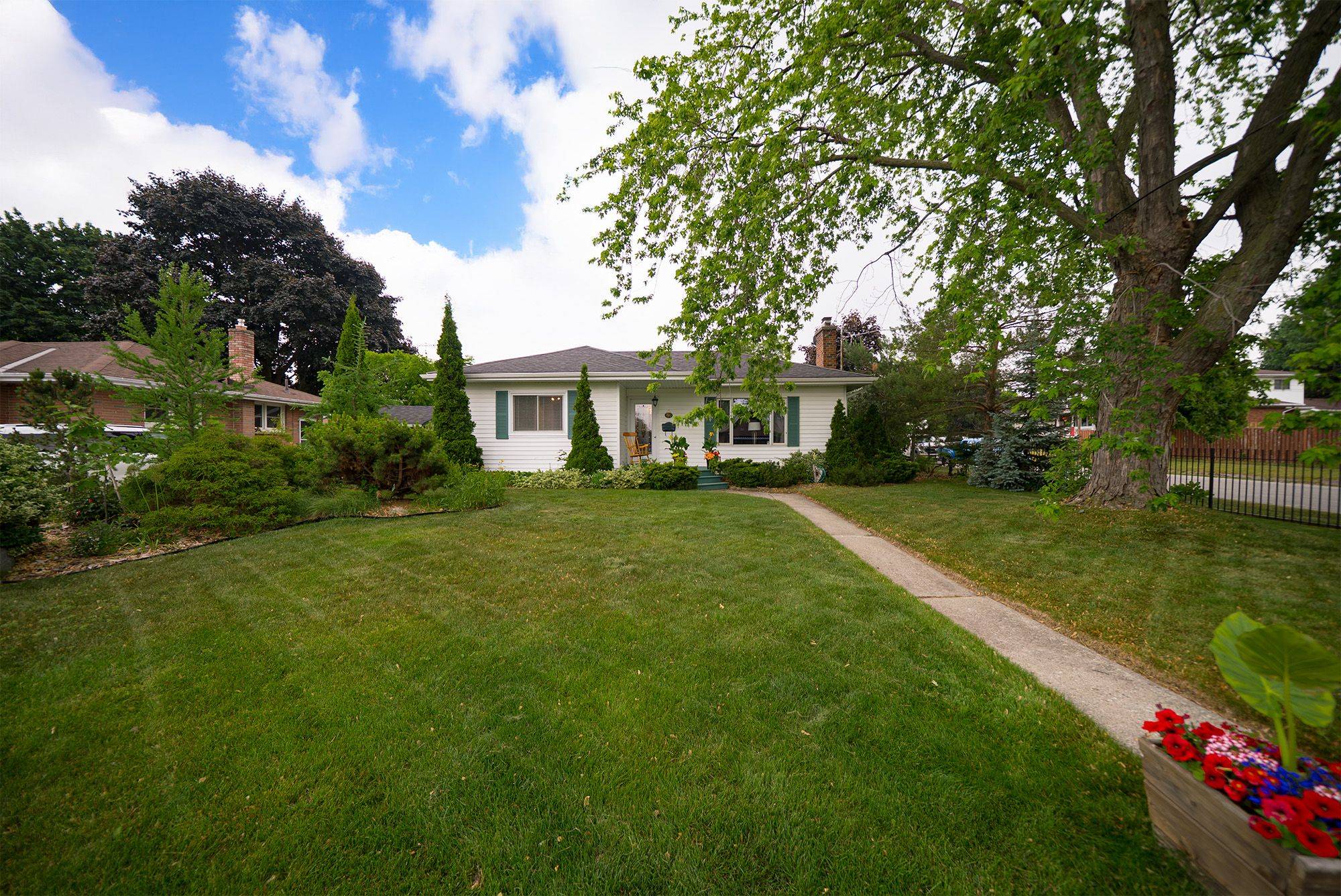 Brantford, ON N3R 2P5,23 Byrne ST