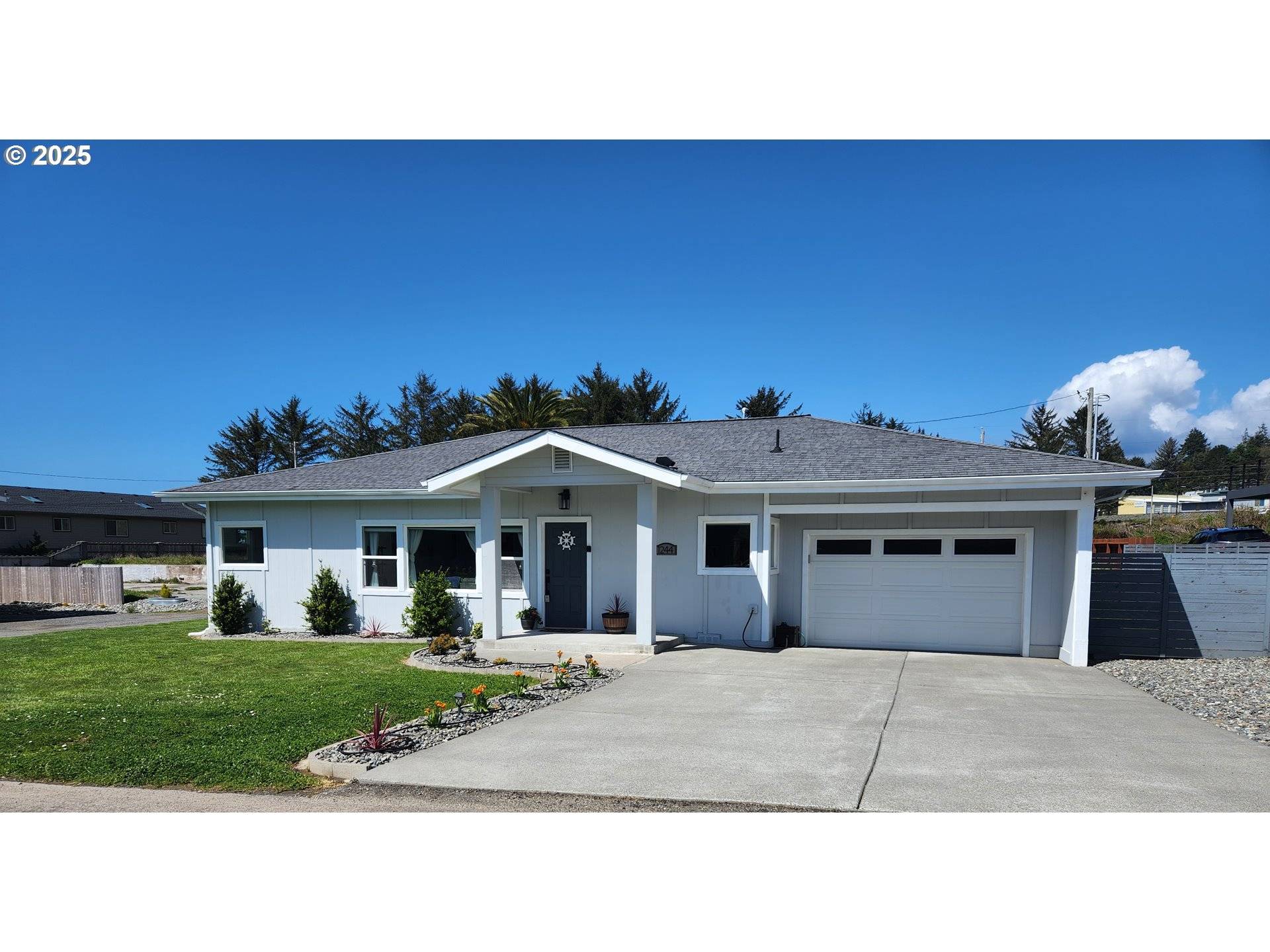 Brookings, OR 97415,1244 MOORE ST