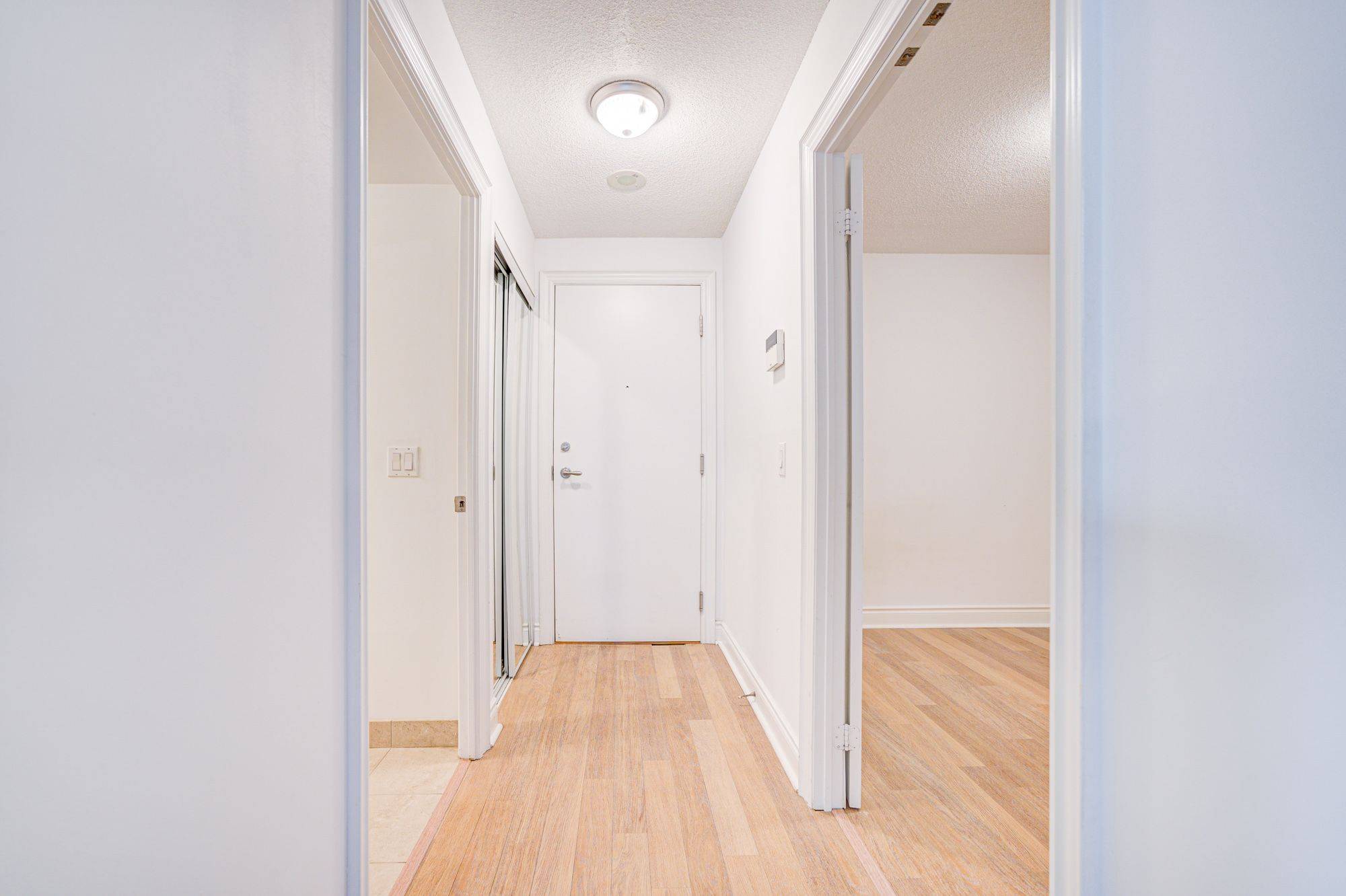 Toronto C07, ON M2M 1R2,25 Greenview AVE #323