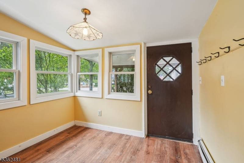 Hopatcong Boro, NJ 07843,26 Bay View Road