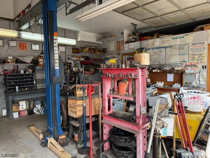 Elizabeth City, NJ 07206,500 Livingston St