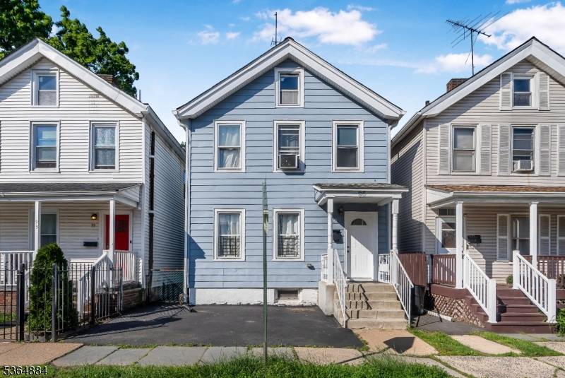 East Orange City, NJ 07017,95 Hamilton St