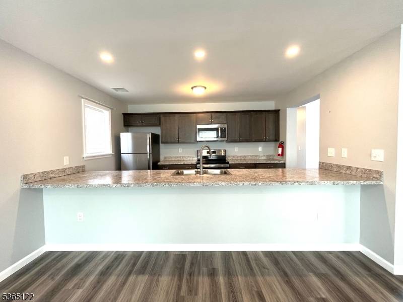 Hopatcong Boro, NJ 07843,29 Lakeside Blvd #2