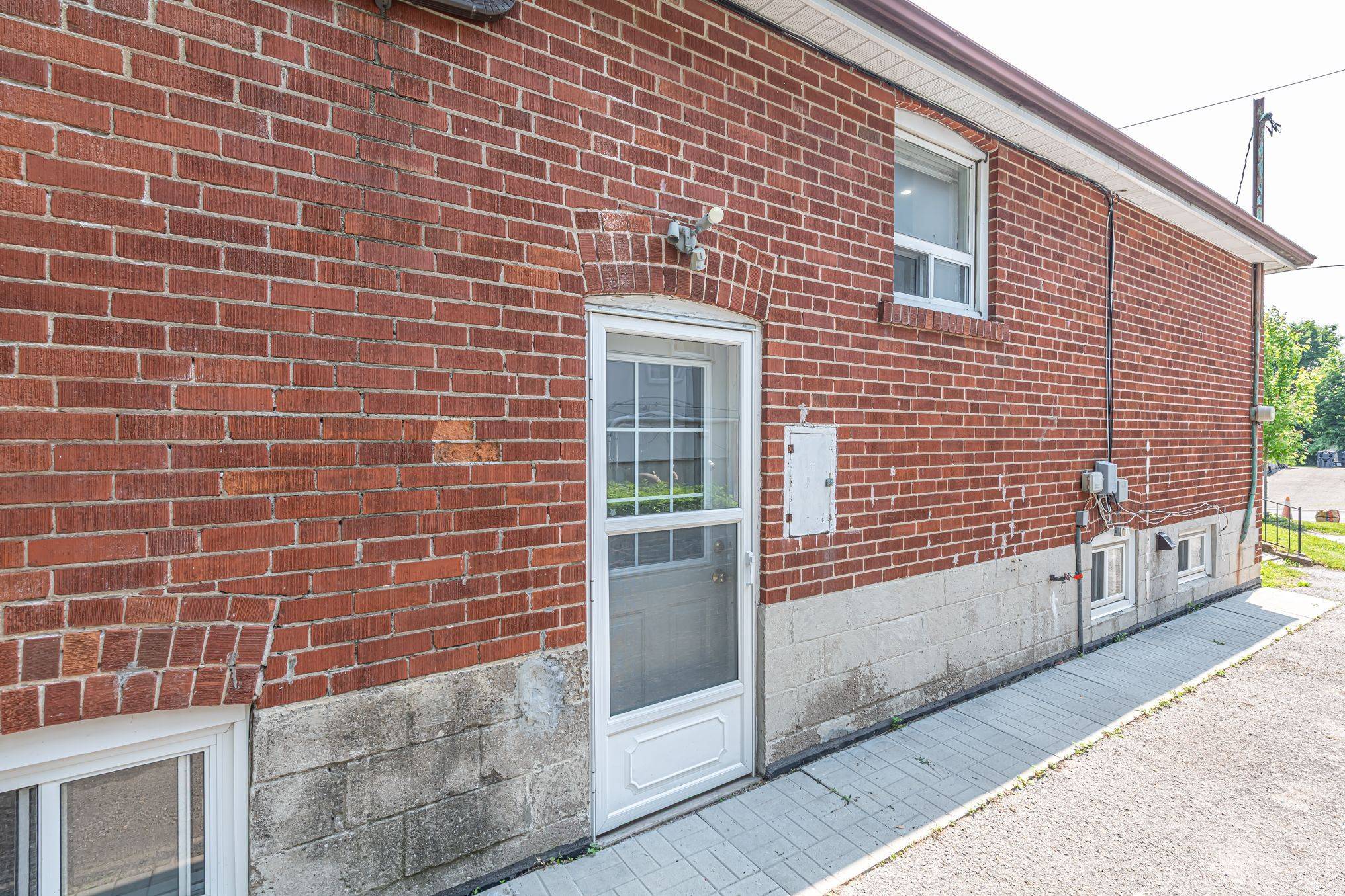 Toronto E04, ON M1R 4A3,12 Bayard AVE