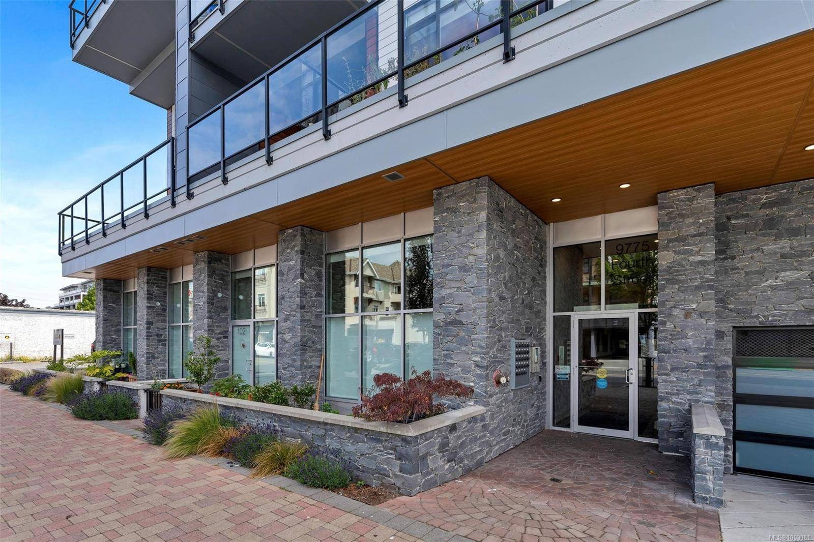 Sidney, BC V8L 2Z8,9775 Fourth St #302