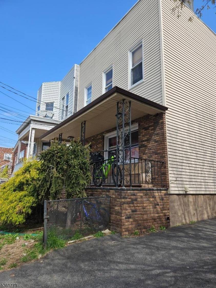 Fairview Boro, NJ 07022,46 Grant Street