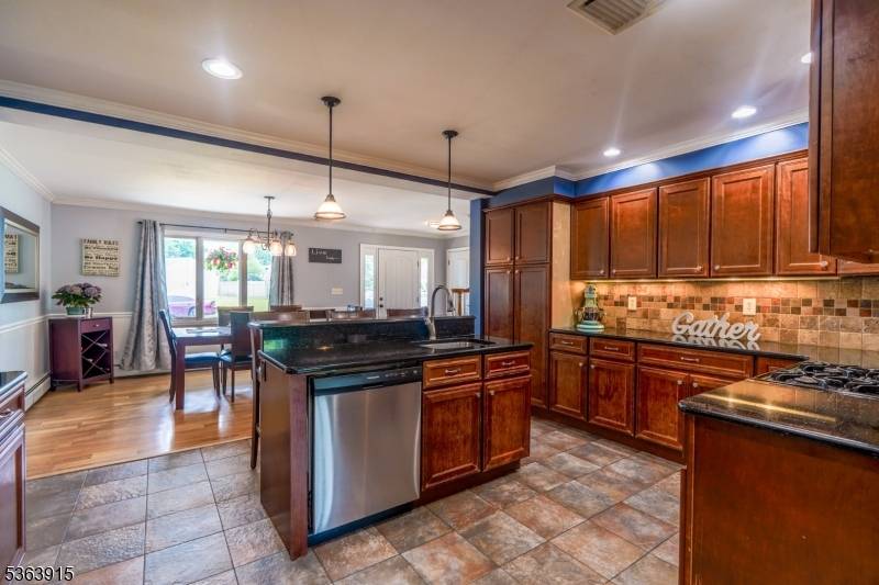 Little Falls Twp., NJ 07424,88 Bergen Dr