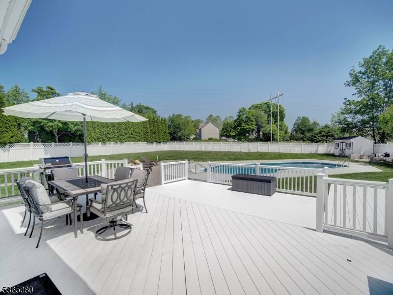 Roxbury Twp., NJ 07852,1 Lazarus Dr