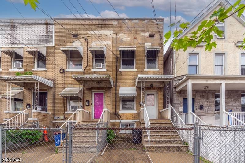 Elizabeth City, NJ 07201,924 12E Grand St