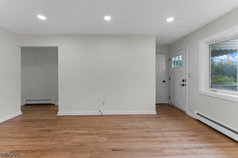 Rahway City, NJ 07065,1837 Barnett St
