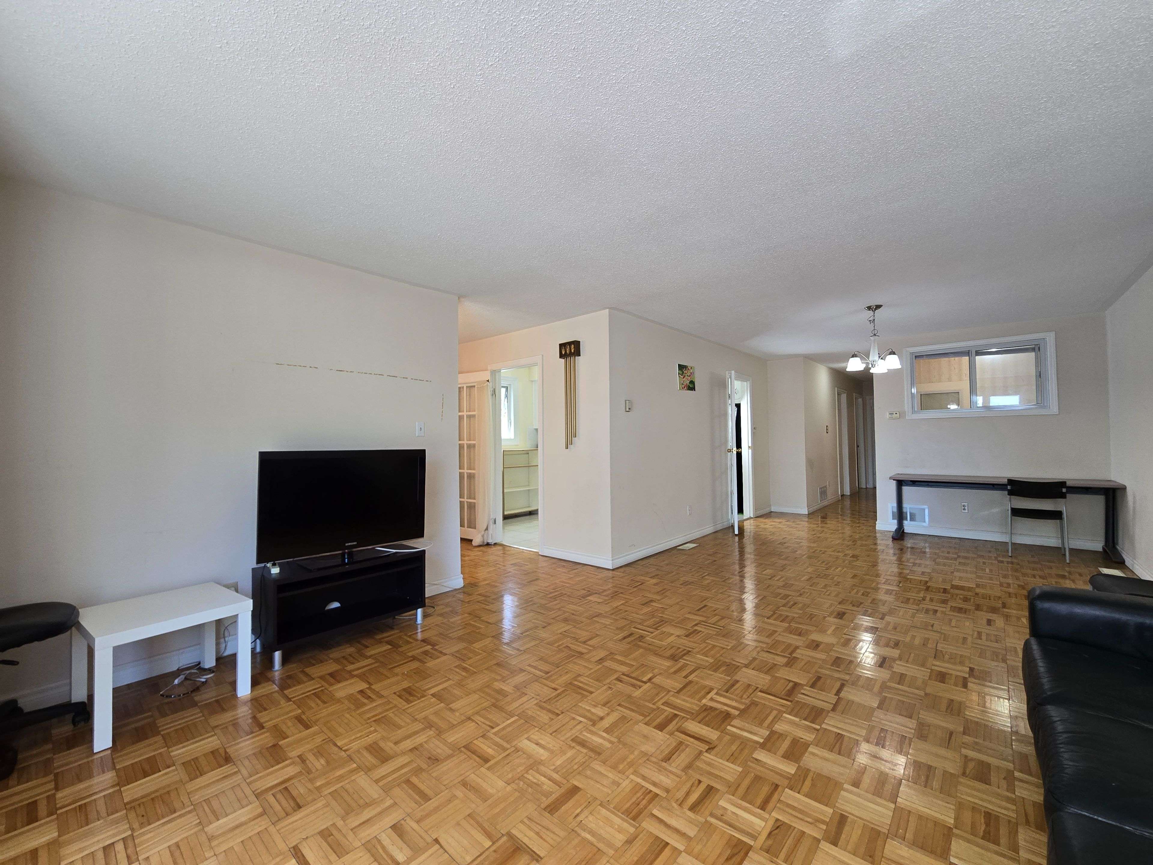 Toronto C15, ON M2H 2K3,56 Tuscarora DR #Main floor