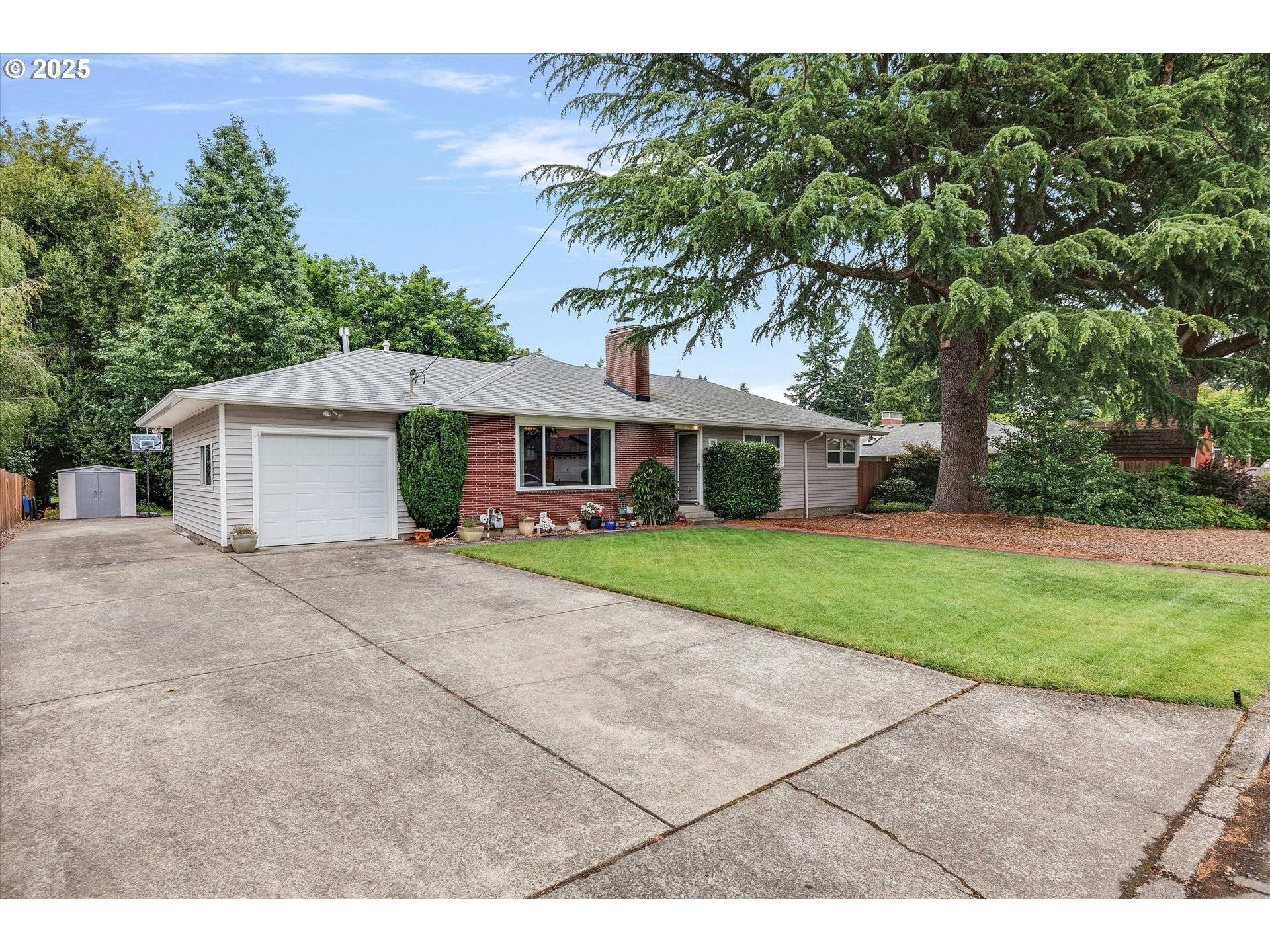 Canby, OR 97013,184 NE 10TH AVE